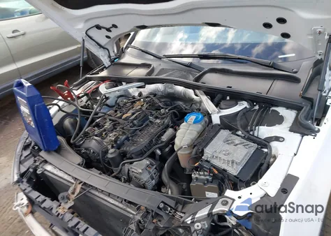 2017 Audi A4 2.0T Premium из США, поврежденный, VIN WAUENAF45HA082561